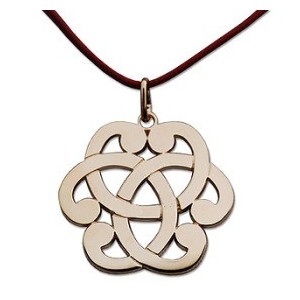 collier arabesque gravé